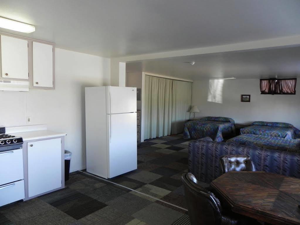 Crimson Hills Motel Parowan Esterno foto